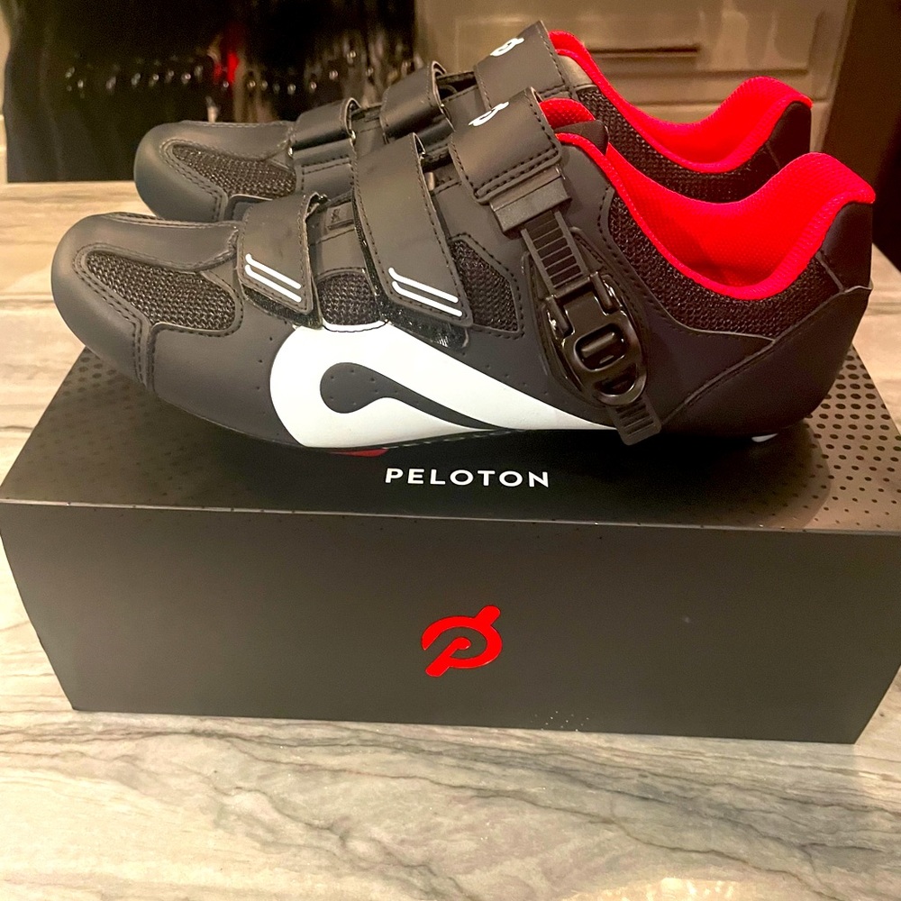 Peloton cycling shoes, mens 45 (11 US) NWT